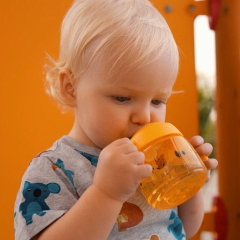 TOMMEE TIPPEE TTP447827 Kubek treningowy Superstar 190ml żółty TOMMEE TIPPEE TTP447827 Kubek treningowy Superstar 190ml żółty