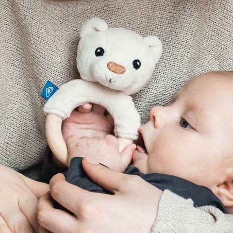 WHISBEAR 23 Eko gryzak drewniany Miś Julek kremowy WHISBEAR 23 Eko gryzak drewniany Miś Julek kremowy